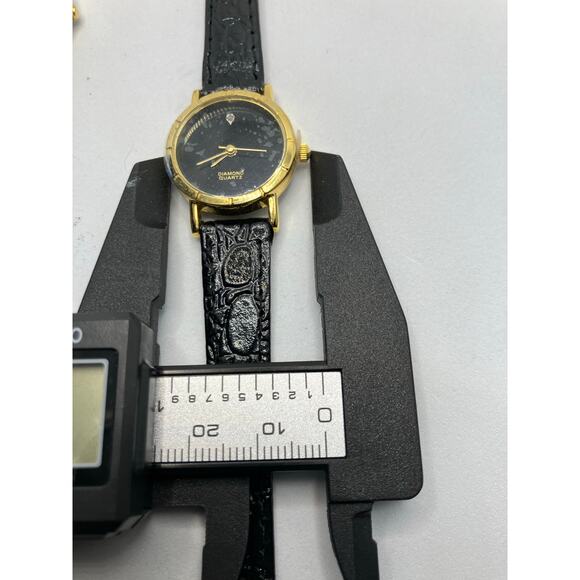 Women's Watch Lot of (2) Gold Tone BLACK LEATHER Gruen Diamon Analog - Picture 7 of 12